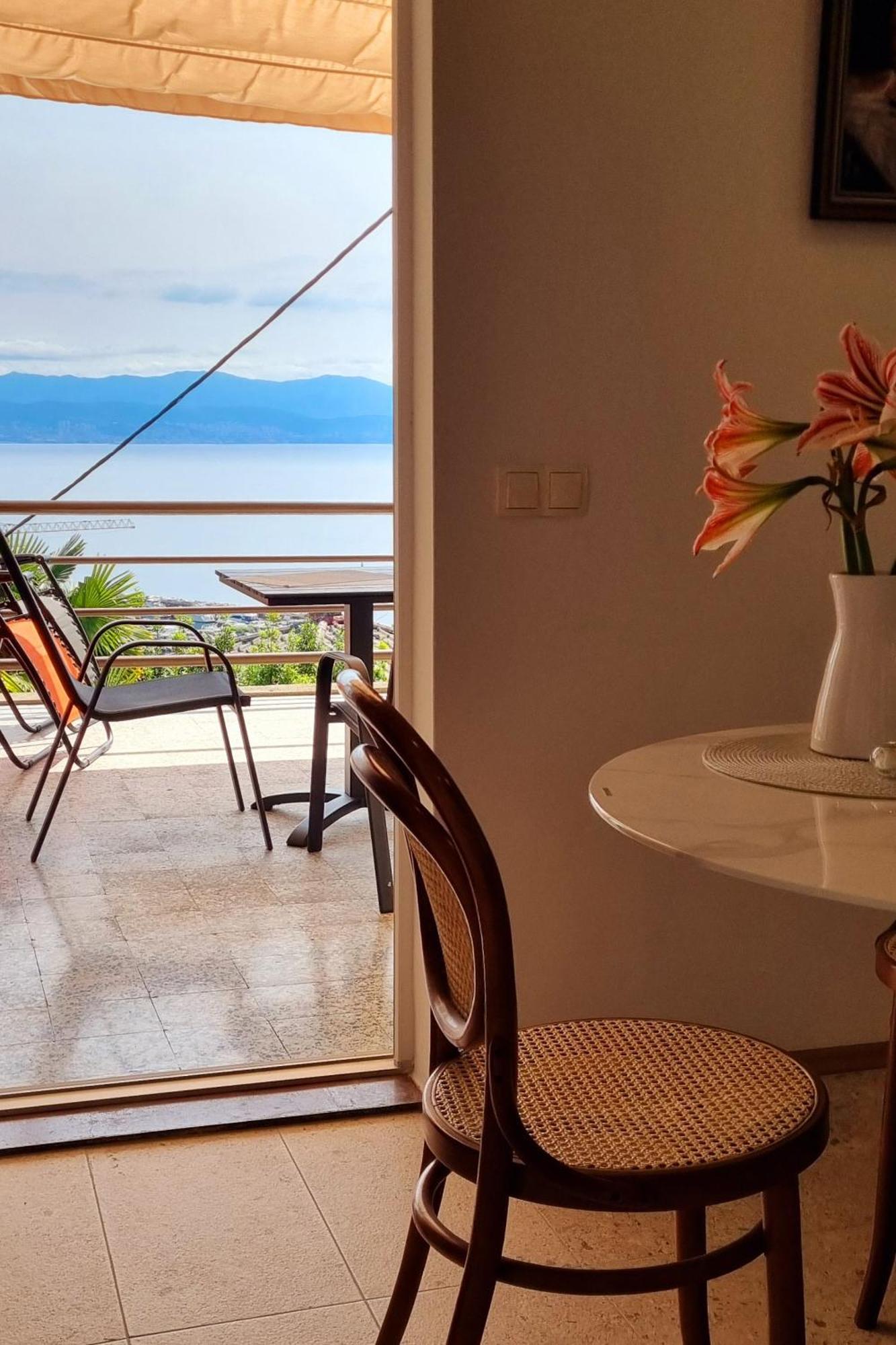 Apartment Hana Ičići エクステリア 写真